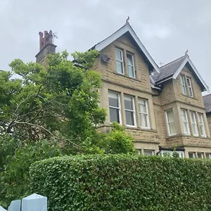 Spacious & Bright 3 Bed Apartment Harrogate